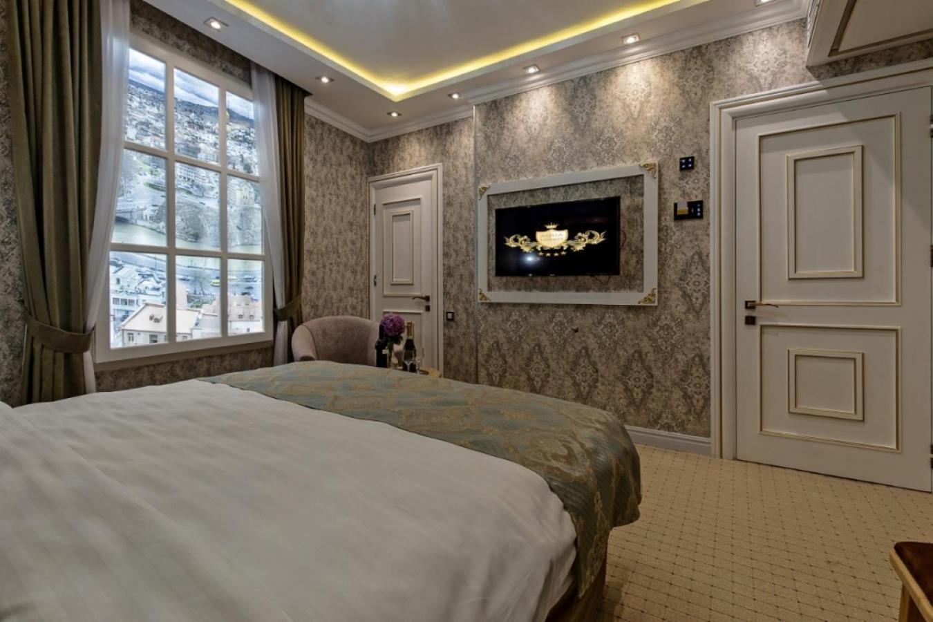 Aqua Hotel Tbilisi Buitenkant foto