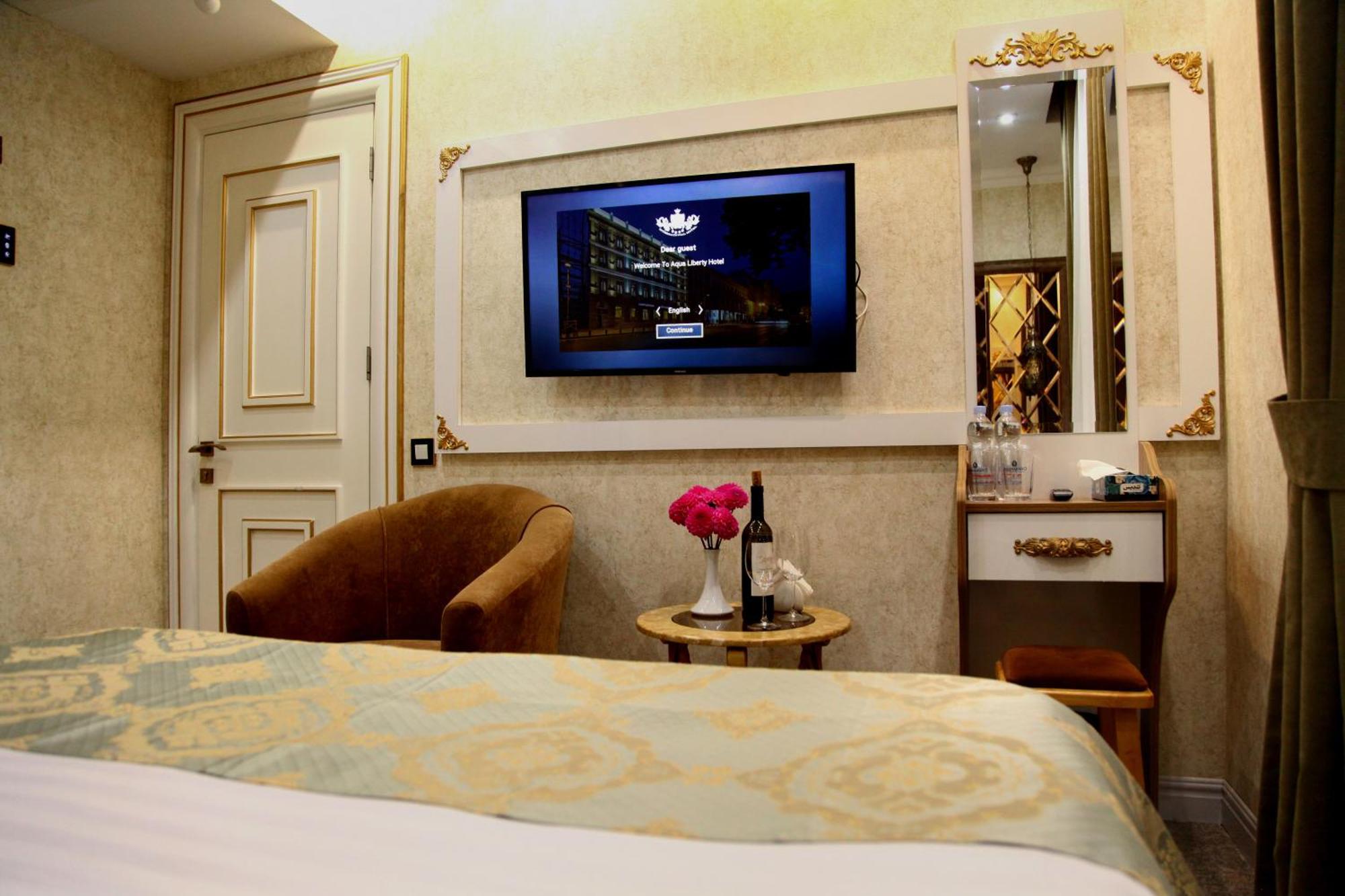 Aqua Hotel Tbilisi Buitenkant foto